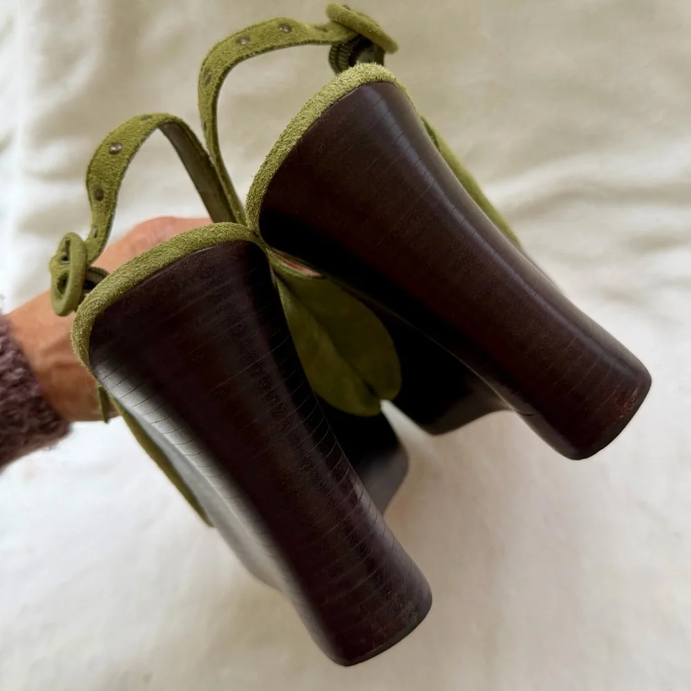 Vintage Anne Klein NY Suede Size 10 Olive Green Studded Wedge High Heel Sandals
